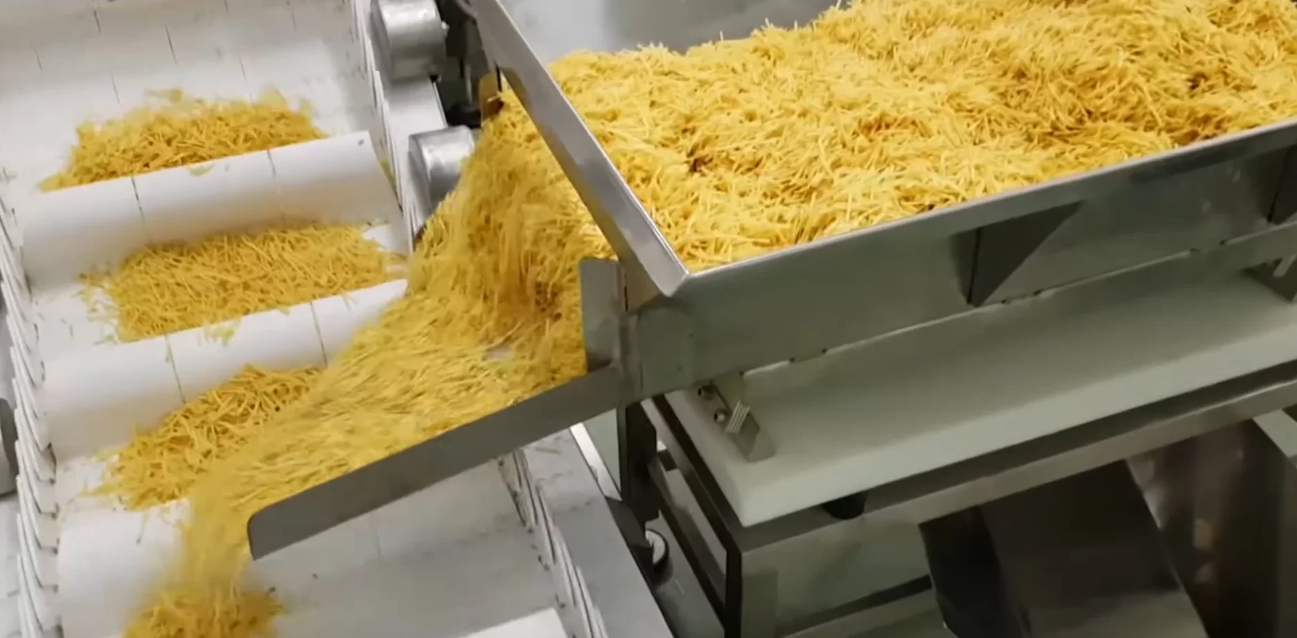 Többtálcás teljes kitöltése.