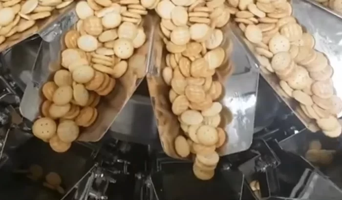 Sós kekszek, müzli és joghurt